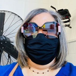 Meet your Posher, Josefa